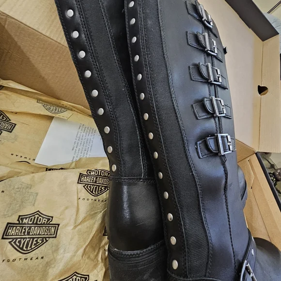 Harley Davidson Black Leather Knee-High Boots with Buckles - Picture 2 of 8